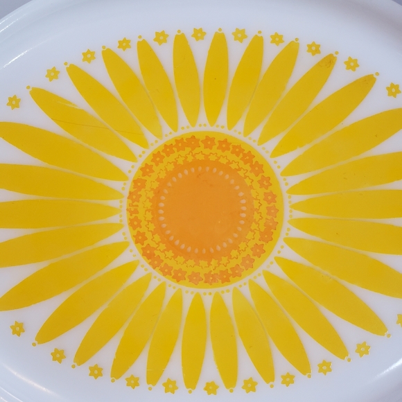 Vintage Pyrex Daisy Sunflower Orange Oval Casserole Dish #043 1.5qt - Picture 6 of 7